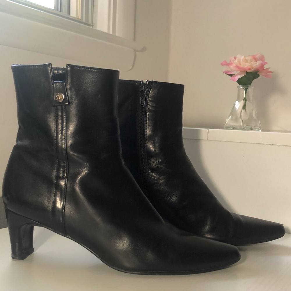 Stuart Weitzman black boots size 7.5 M